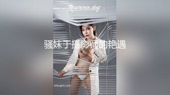   渣男暗拍骚逼上门服务 躺床上等娘们伺候 小婊子有点韵味