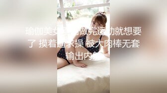    超级清纯邻家型大眼睛大学美眉 被后入啪啪 娇乳粉嫩 随着不停流下的水更显可爱