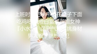 2024-2月新流出黑客破解家庭网络摄像头偷拍❤️玩具发烧友小哥中午和媳妇在客厅啪啪