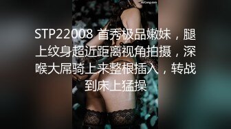 ★☆《极品CP☀️魔手☛外购》★☆价值千元坑神巨作！商场全景4K镜头偸拍女卫超多大屁股小姐姐方便~短发清爽热裤美少妇儿子尿完她在尿