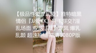 夜宵都吃完了跟我说你来姨妈 女的掀起裤子露出卫生巾 我不信于是伸手掏出来甩在桌上