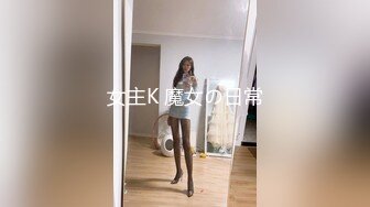 《台湾情侣泄密》冒充假经纪人让美女脱光了看看身材合不合格 (1)