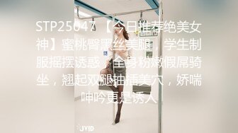 大一女生军训迟到被教官单独留下训练最后强迫女生和自己车震女生一脸不情愿