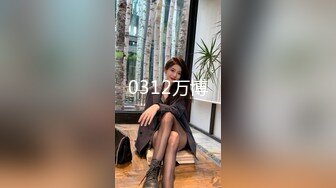 小情侣日常爱爱 漂亮女友上位骑乘 边操边尿尿 爽到已经不行了 摸奶子都要喷了 太敏感了