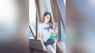  极品气质白领美女提前到宾馆开好房脱光光等待 身材丰腴肉感逼毛浓密黑黝黝