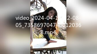 天美传媒TMG116少妇客人竟是我的亲妈-佳芯