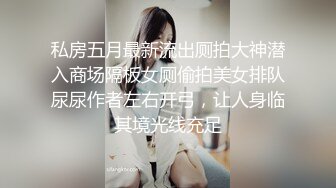 《母子乱伦》趁妈妈喝多找朋友来和妈妈一起玩3P开发她的屁眼